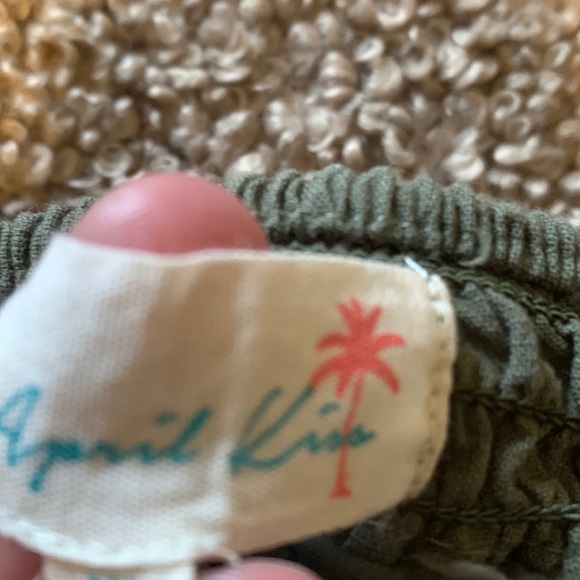 Green khaki skirt Size XL make an offer or a bundle offer - Picture 3 of 4